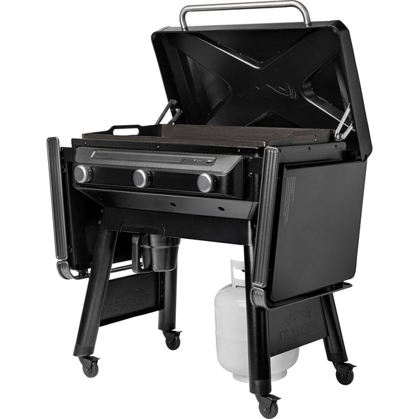 Traeger Flatrock Grill Alfresco Backyard