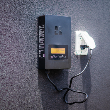 Fuente 180 (transformador)-Black