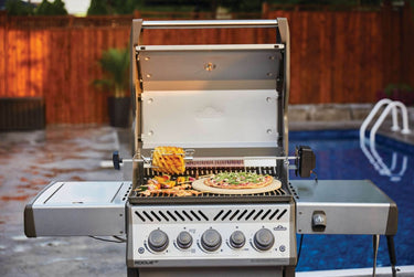 Rogue® SE 425 Gas Grill, with Infrared Side and Rear Burner, Stainless Steel