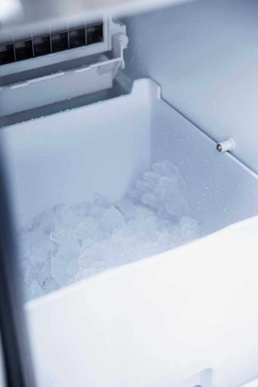 Summerset 15" UL Outdoor Rated Ice Maker w/Stainless Door - 50 lb. Capacity